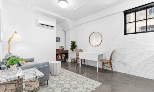 Minneapolis loft apartment with large windows - flats in minneapolis