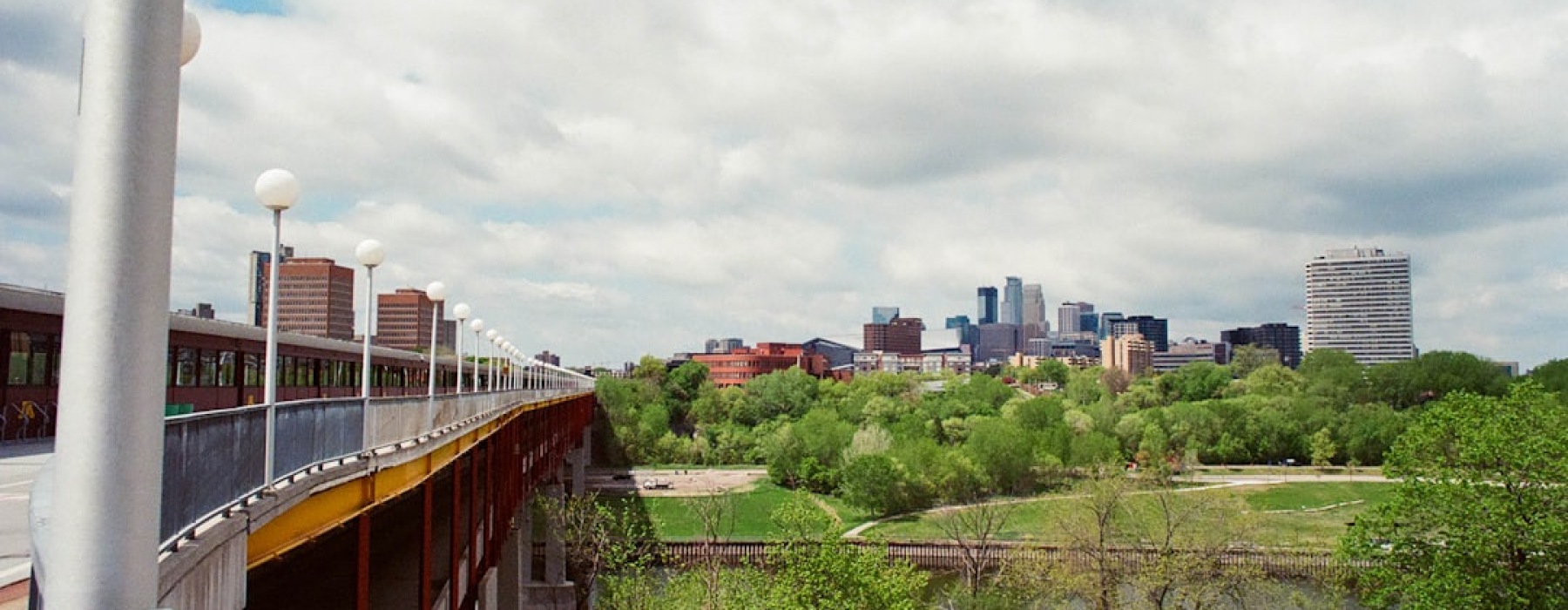 Historic Minneapolis apartment rentals skyline and historic buildings