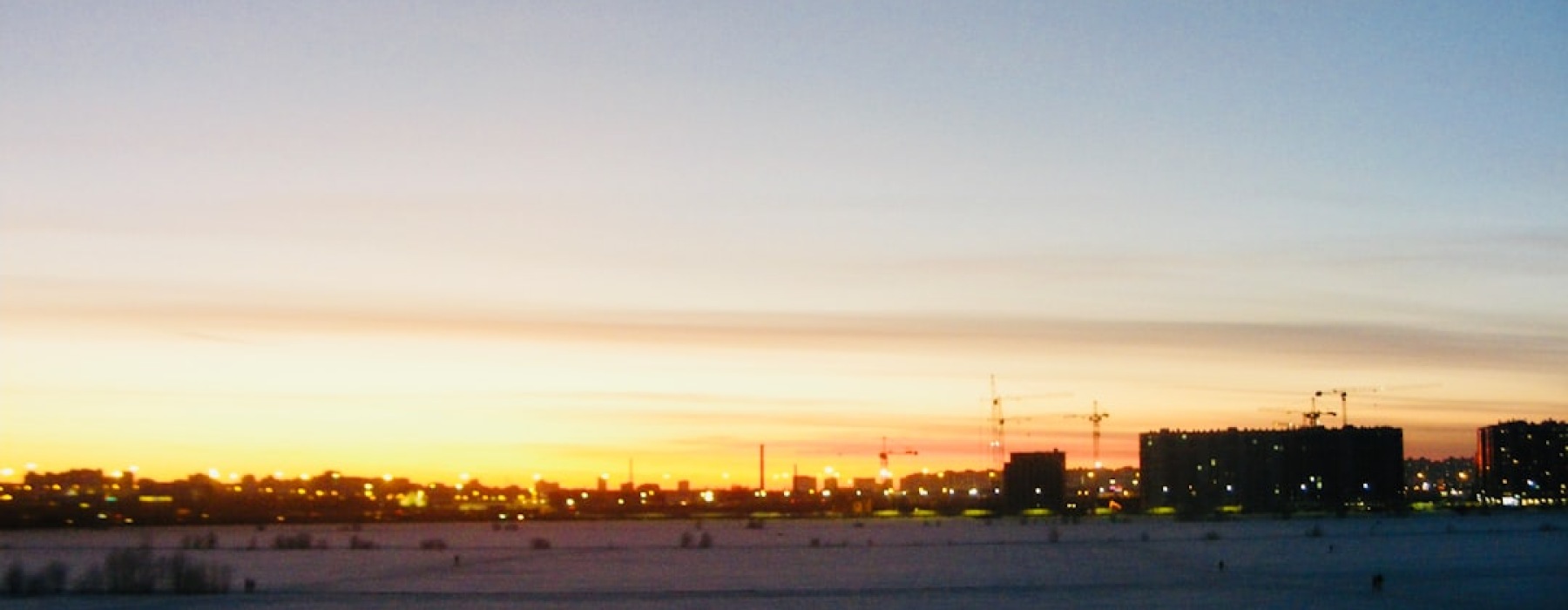 Minneapolis skyline at dusk featuring the Target Center - dining near target center